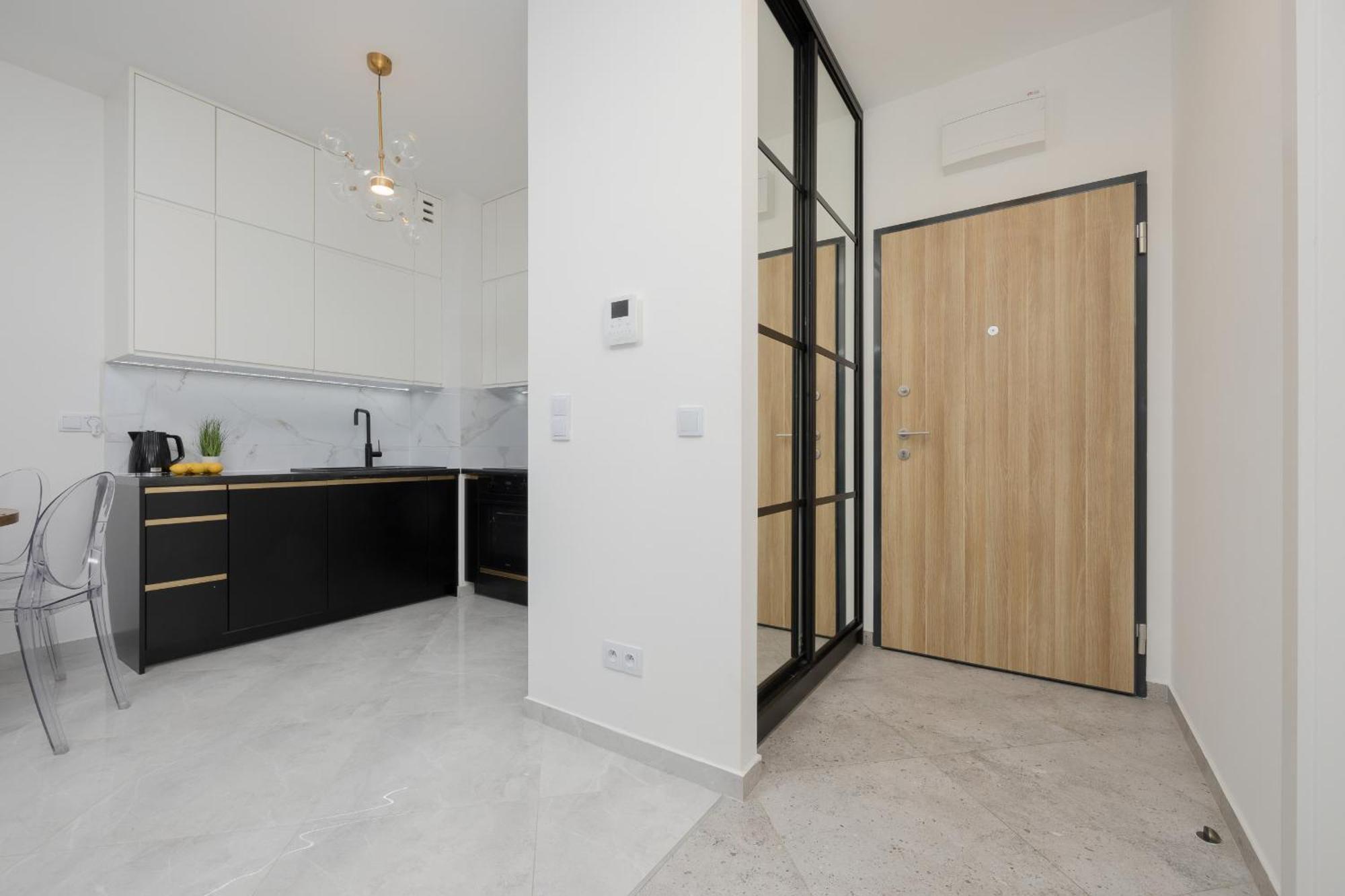 Apartment With Balcony & Parking In Warsaw By Noclegi Renters Exterior foto